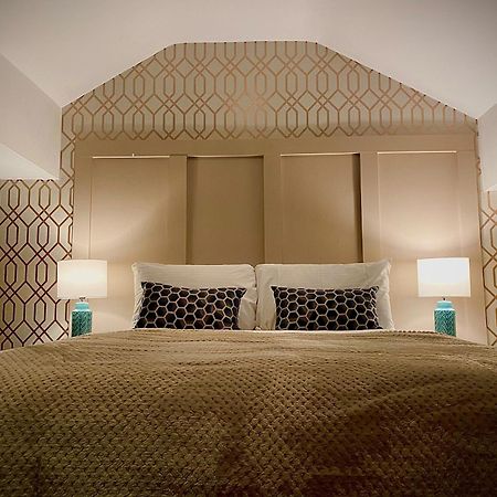 Villa Sleeps10-Parking-Garden-Hottub-Petfriendly Blackpool Esterno foto