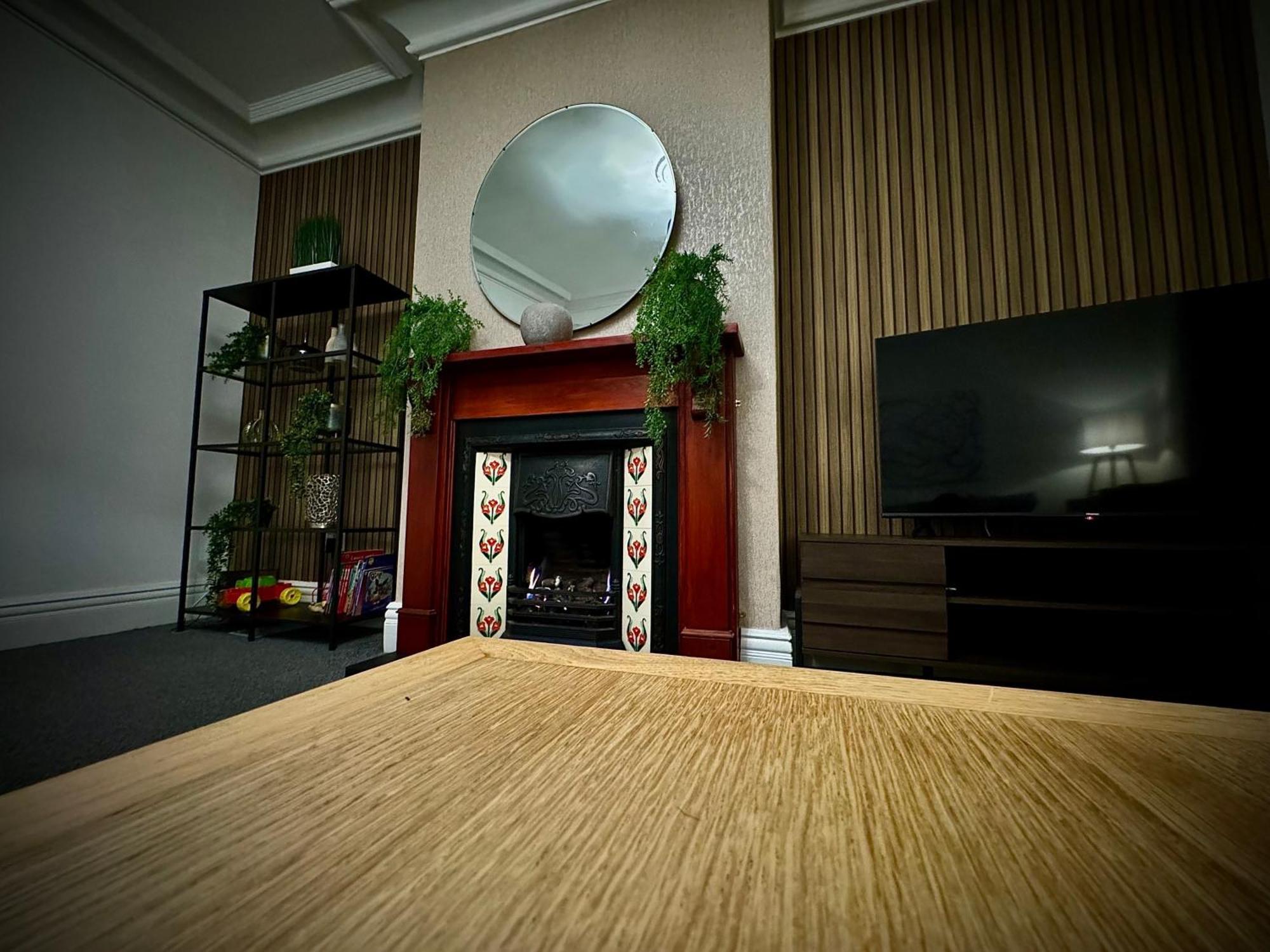 Villa Sleeps10-Parking-Garden-Hottub-Petfriendly Blackpool Esterno foto