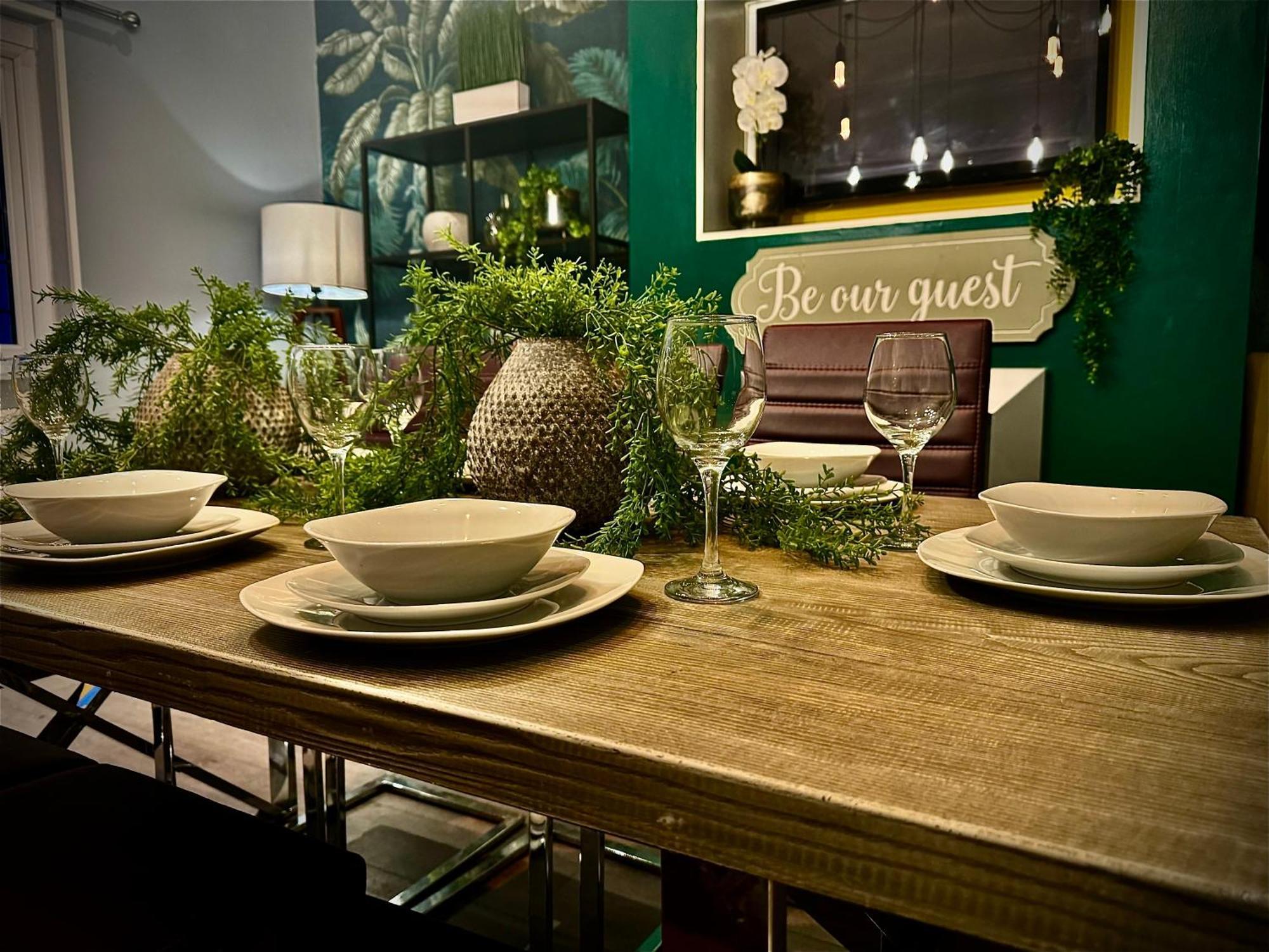 Villa Sleeps10-Parking-Garden-Hottub-Petfriendly Blackpool Esterno foto