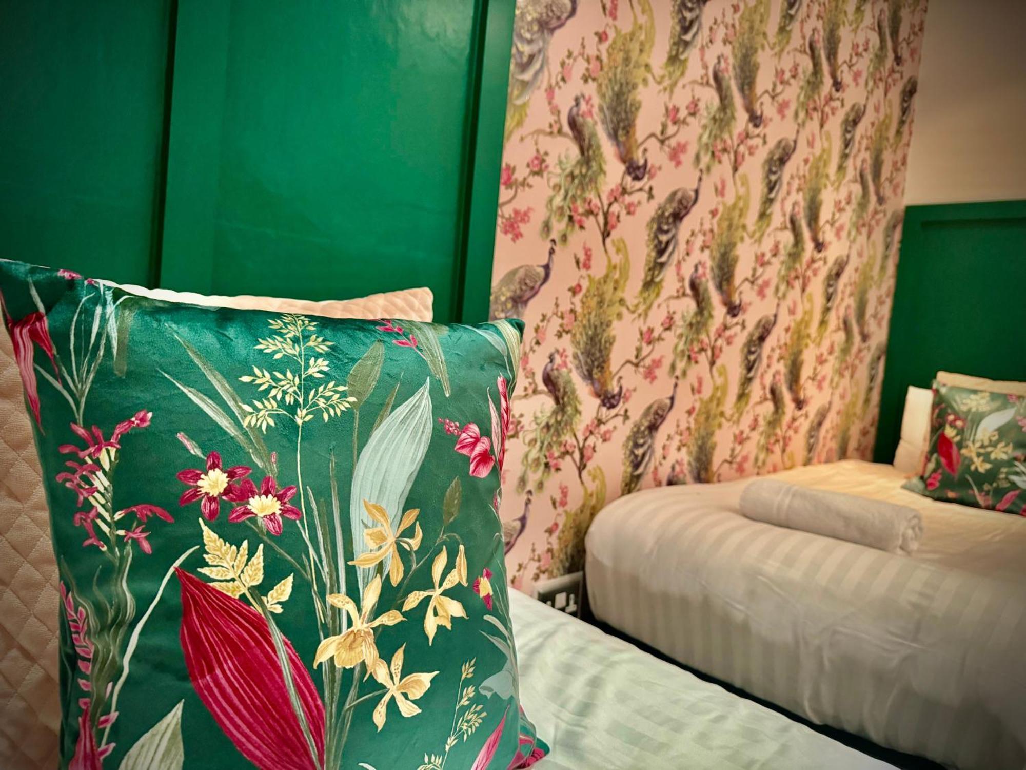 Villa Sleeps10-Parking-Garden-Hottub-Petfriendly Blackpool Esterno foto