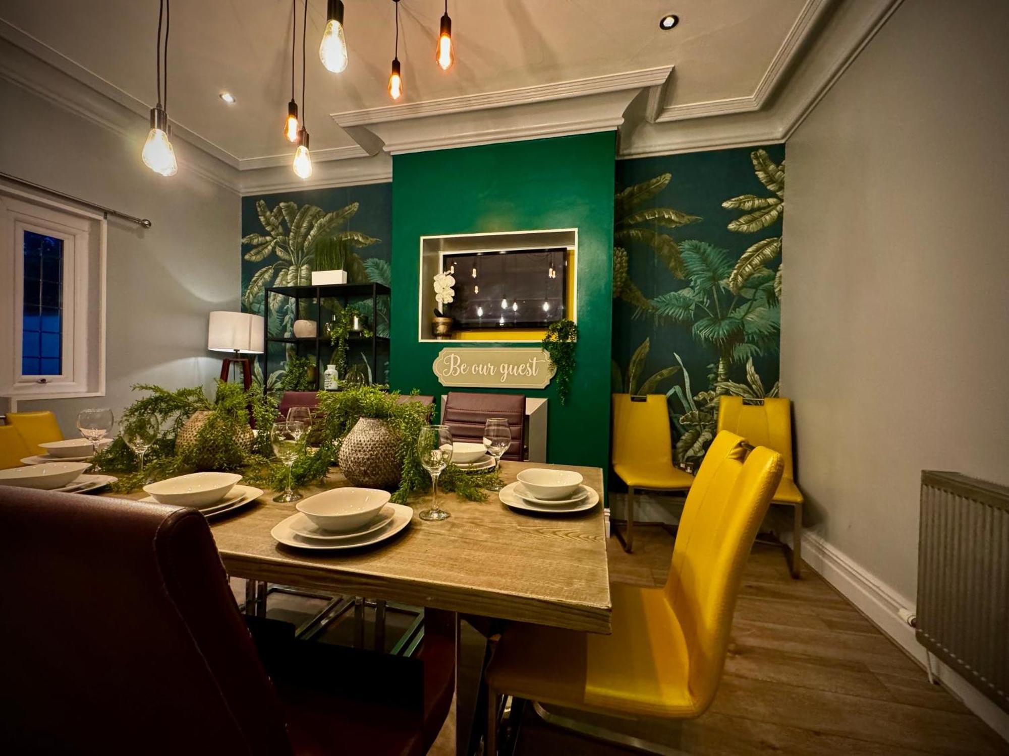 Villa Sleeps10-Parking-Garden-Hottub-Petfriendly Blackpool Esterno foto