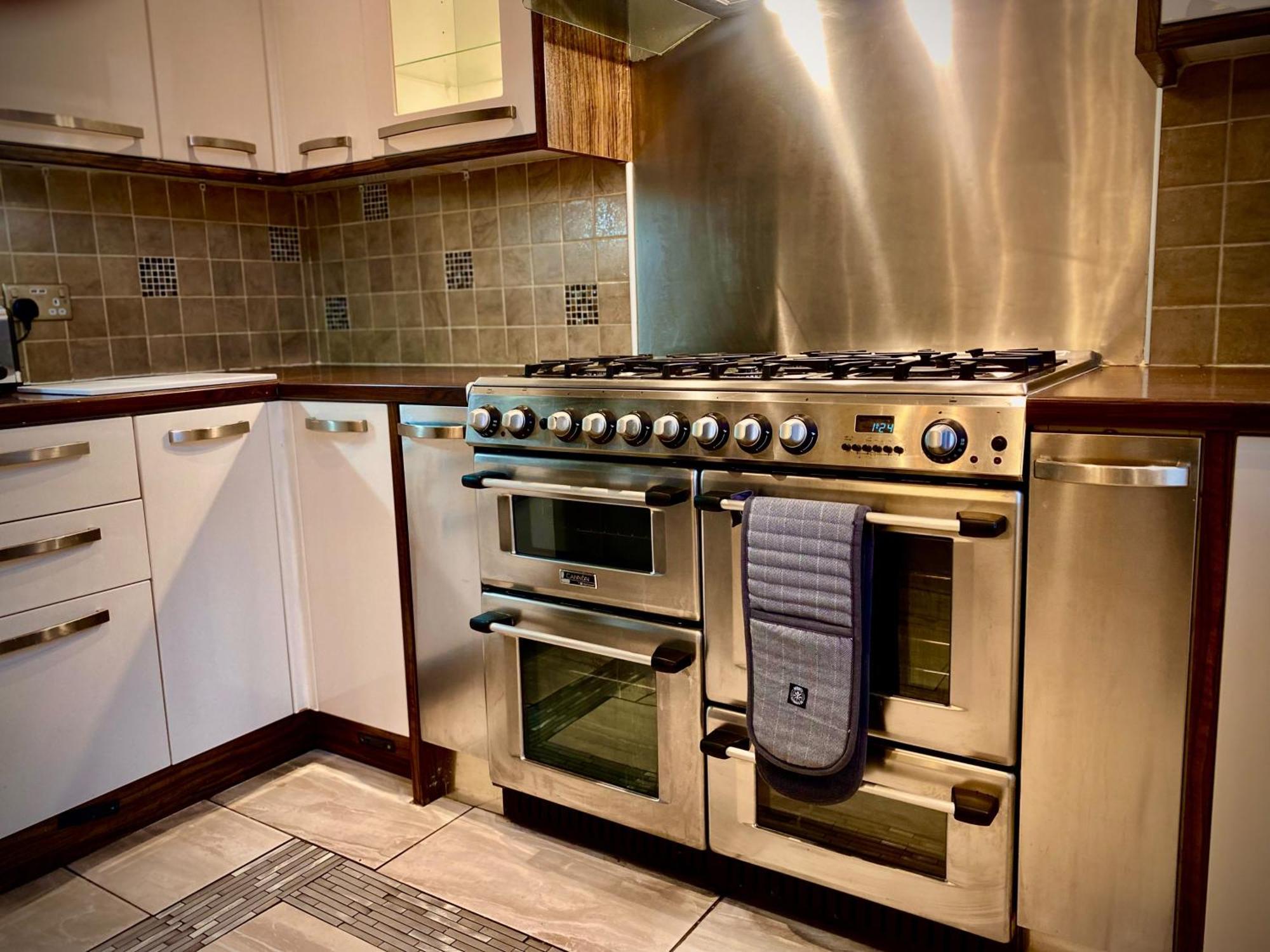 Villa Sleeps10-Parking-Garden-Hottub-Petfriendly Blackpool Esterno foto