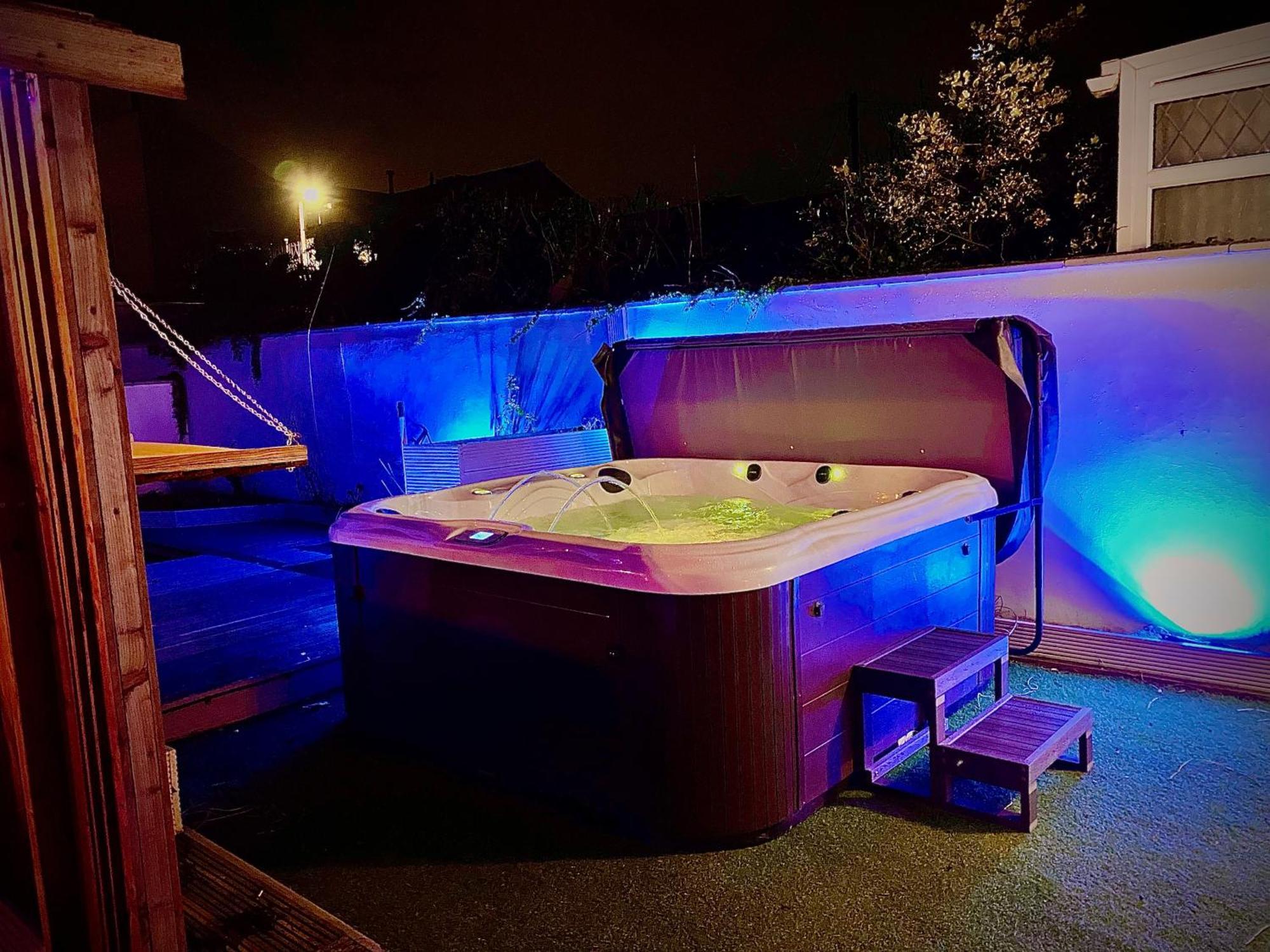 Villa Sleeps10-Parking-Garden-Hottub-Petfriendly Blackpool Esterno foto